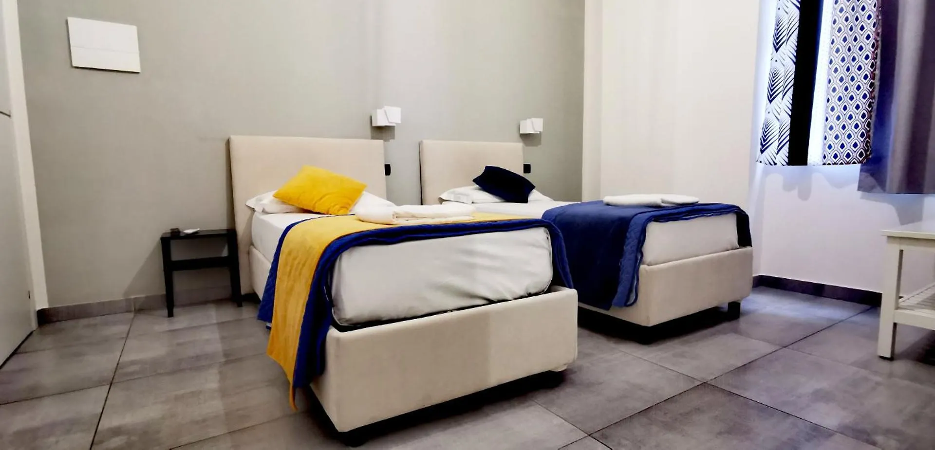 Hi Relais Rooms Naples Bed & Breakfast