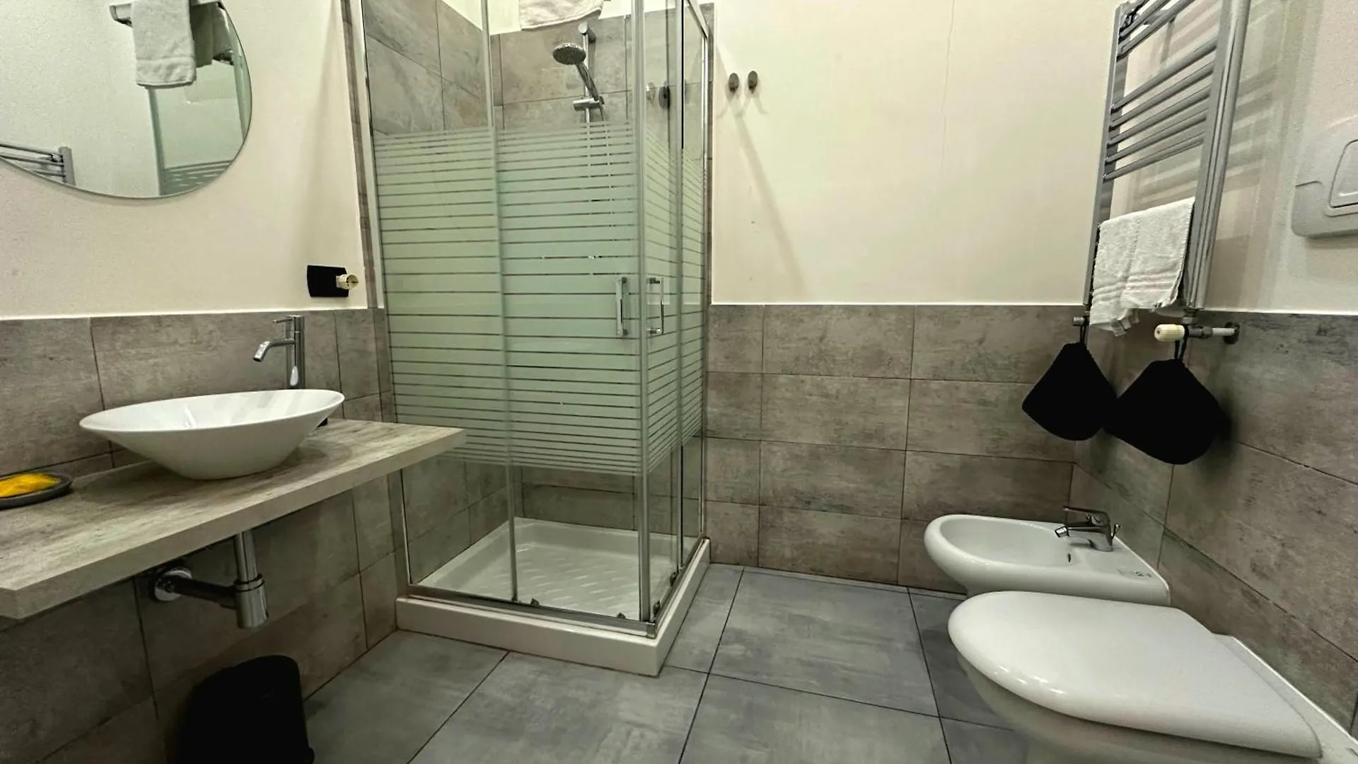 Hi Relais Rooms Naples Bed & Breakfast